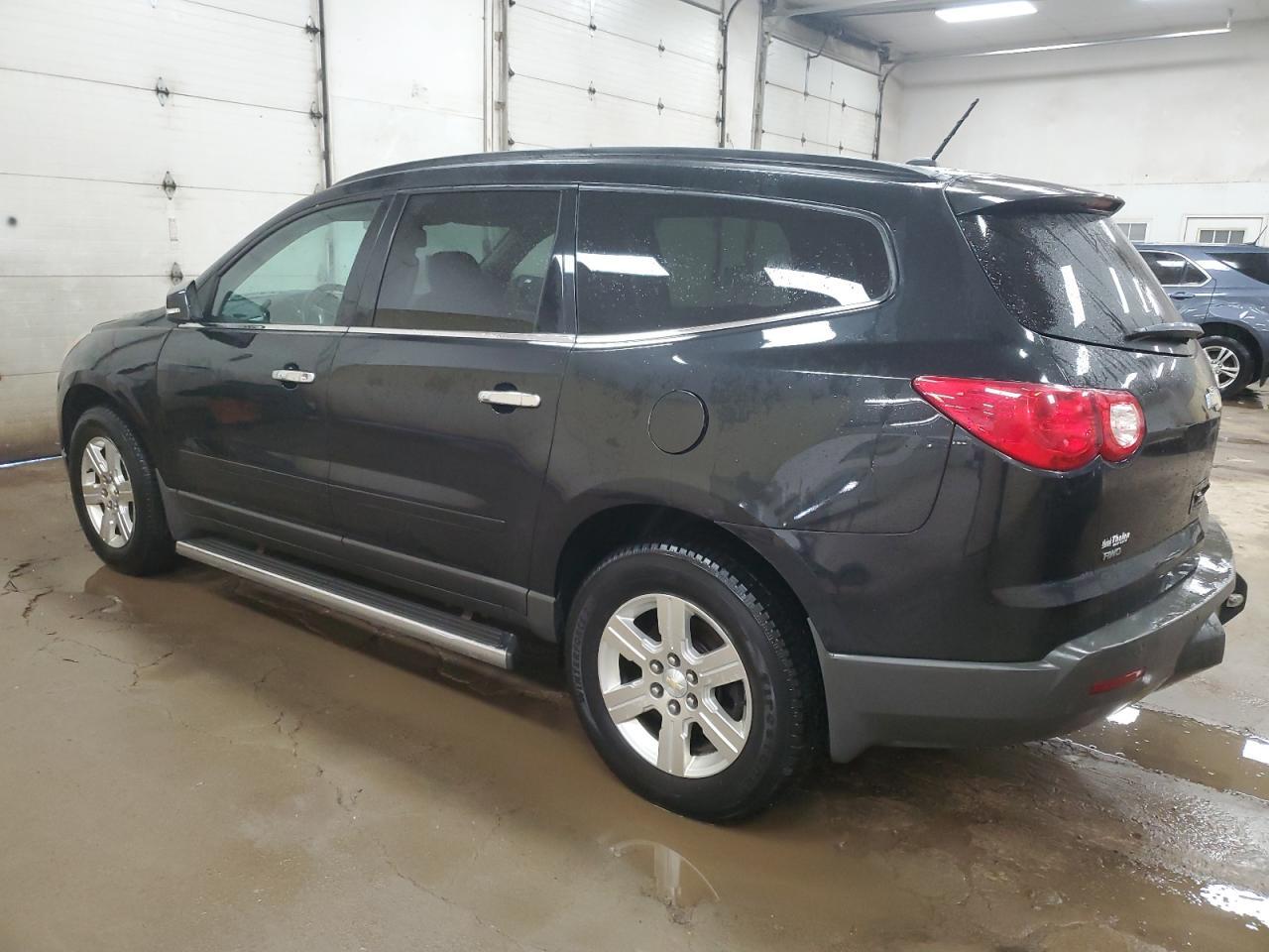 2012 CHEVROLET TRAVERSE L - Image 2