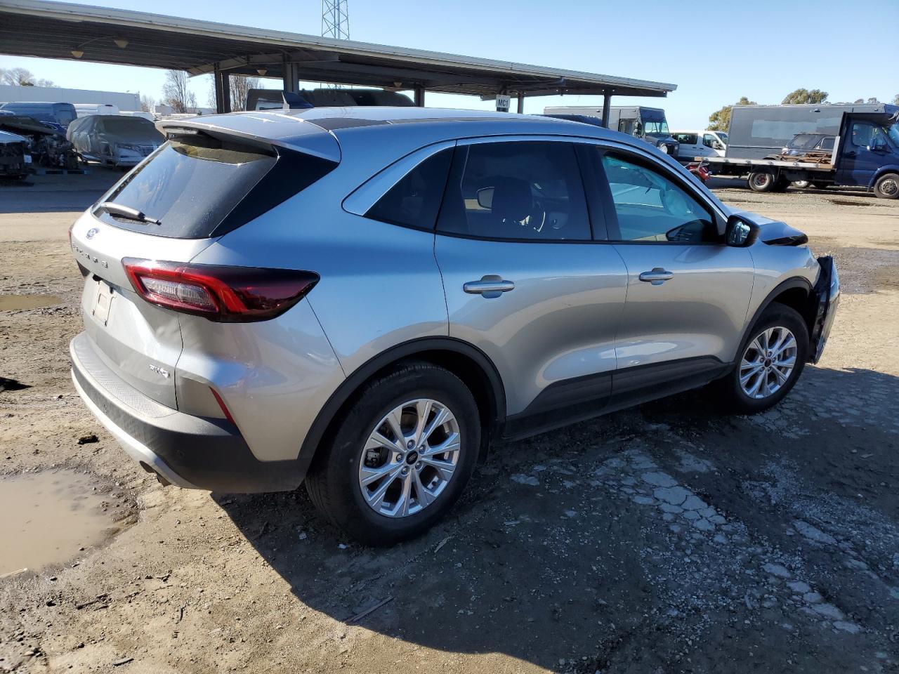 2023 FORD ESCAPE ACT - Фото 3
