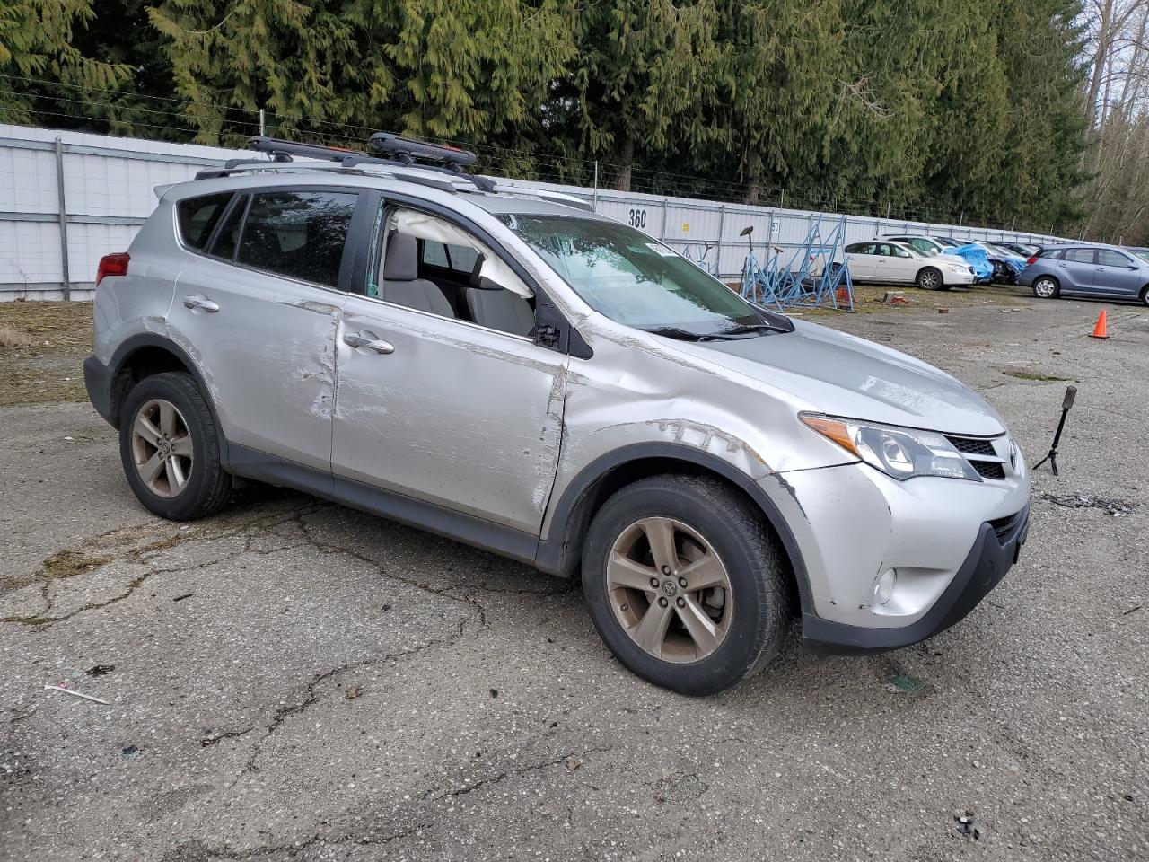 2015 TOYOTA RAV4 XLE - Фото 4