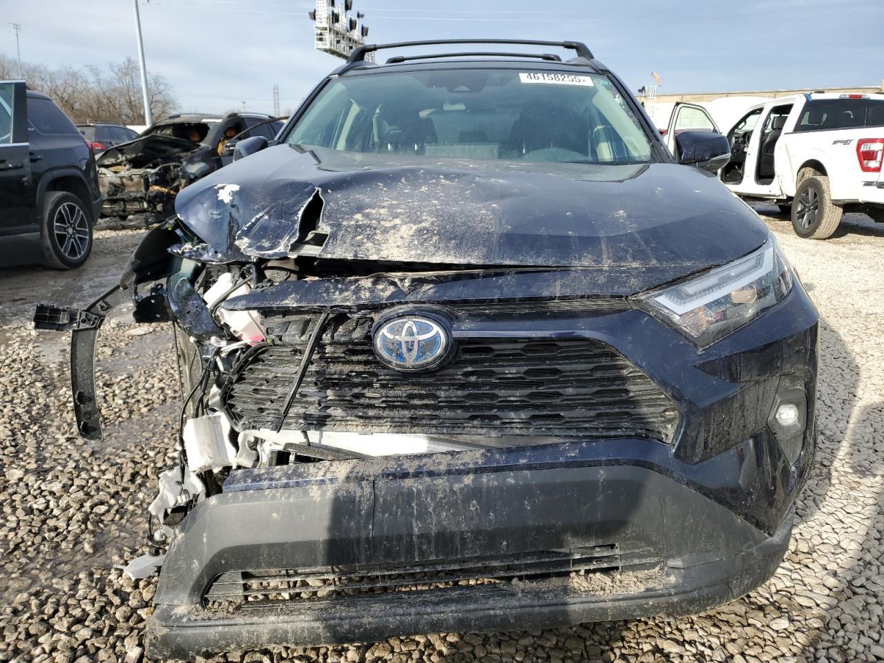 2024 TOYOTA RAV4 XLE P - Фото 5