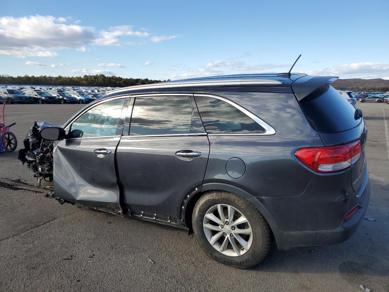 2017 KIA SORENTO LX - Image 2