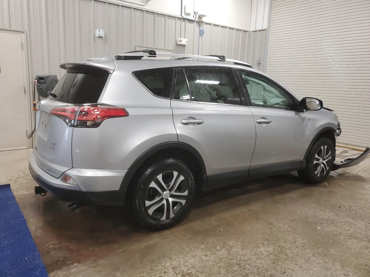 2018 TOYOTA RAV4 LE - Image 3