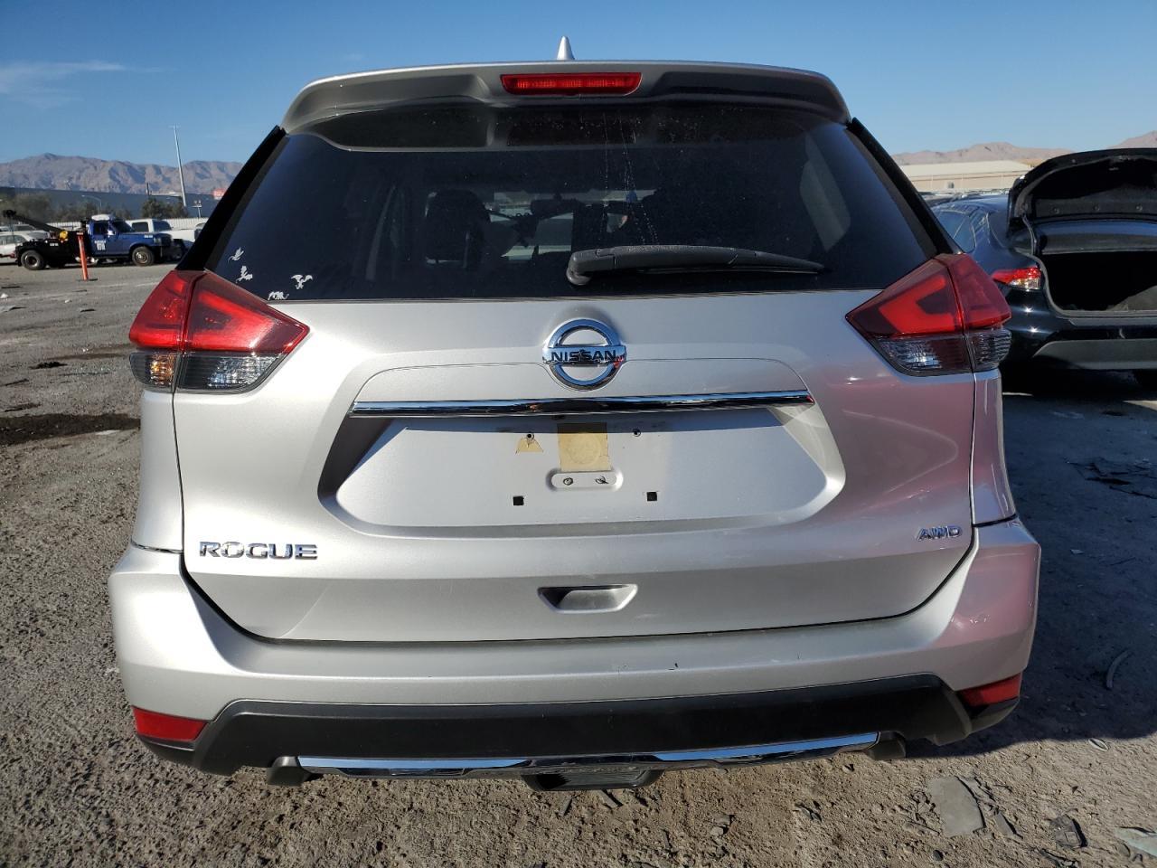 2017 NISSAN ROGUE S - Image 6