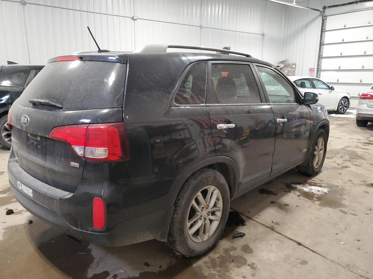2014 KIA SORENTO LX - Image 3
