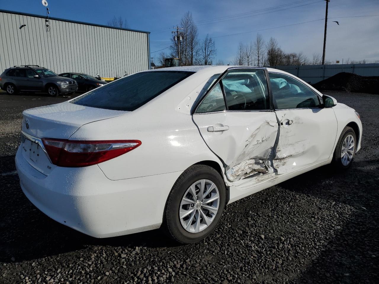 2017 TOYOTA CAMRY LE - Фото 3