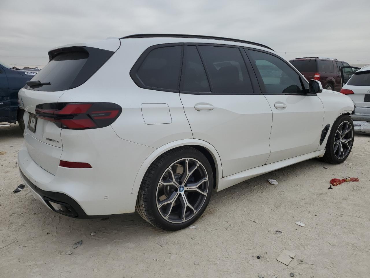 2024 BMW X5 XDRIVE5 - Image 3
