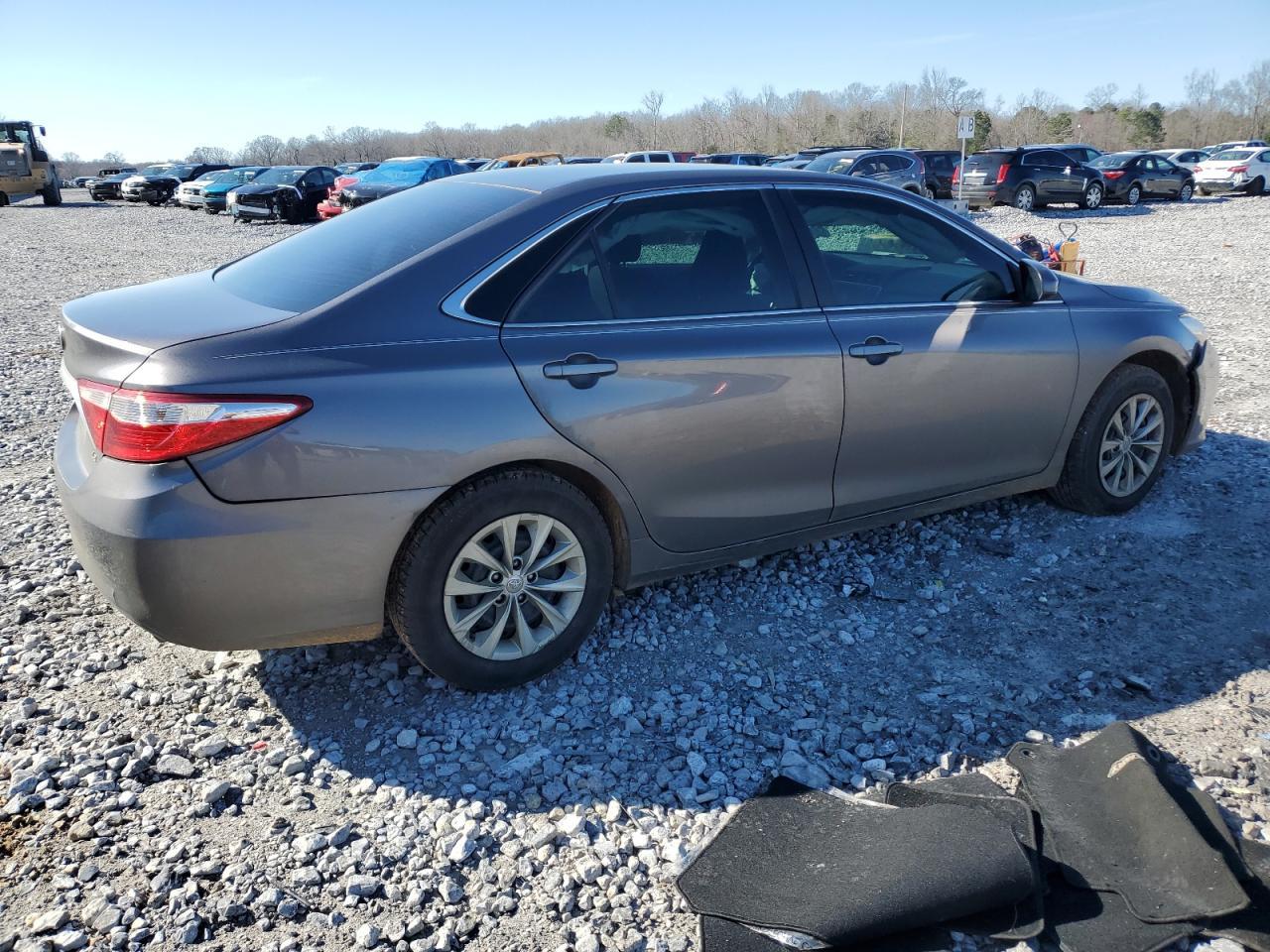 2017 TOYOTA CAMRY LE - Фото 3