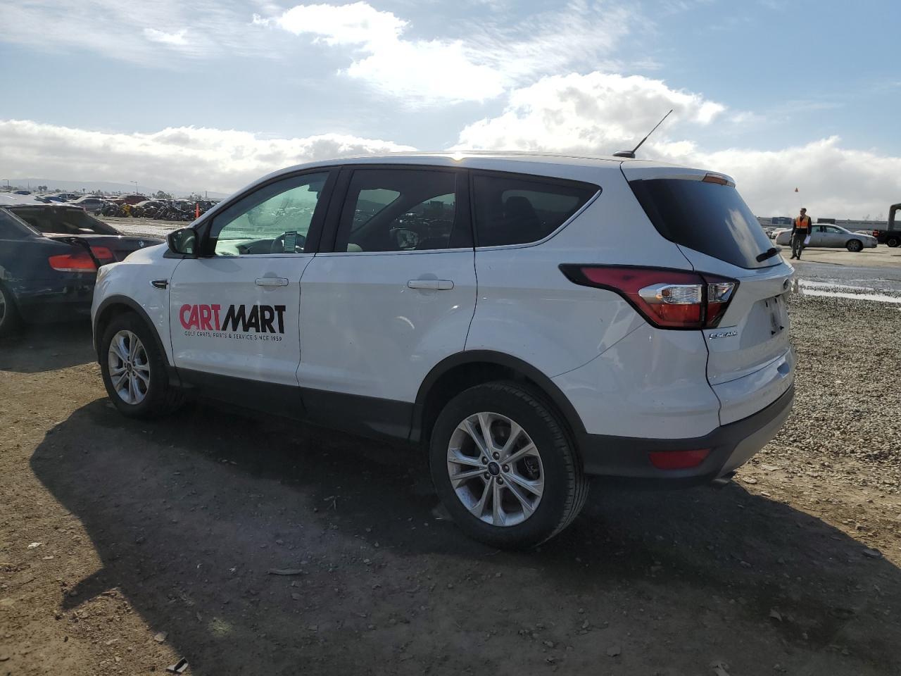2017 FORD ESCAPE SE - Image 2