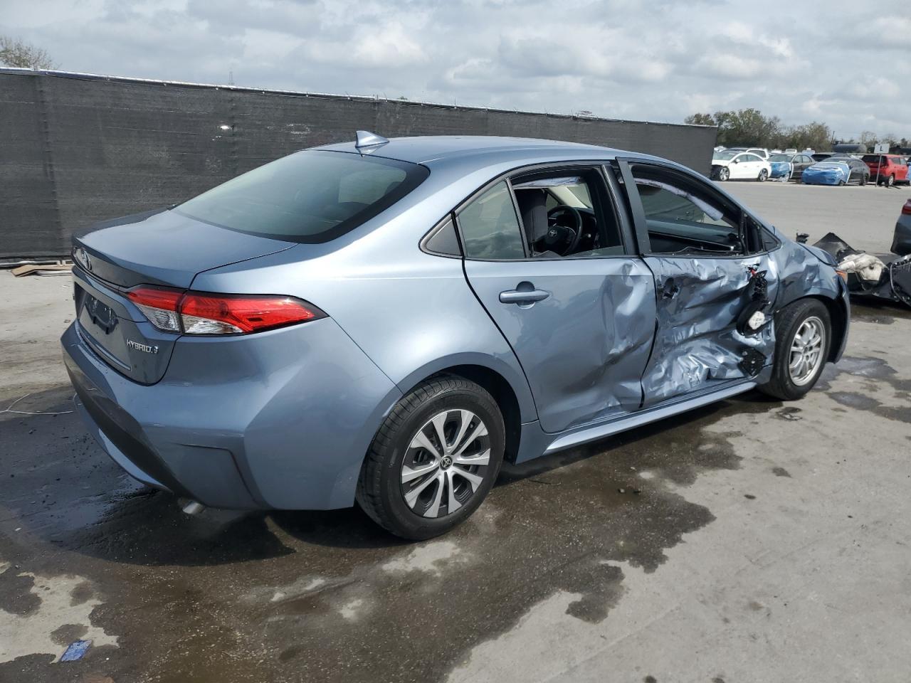 2022 TOYOTA COROLLA LE - Фото 3
