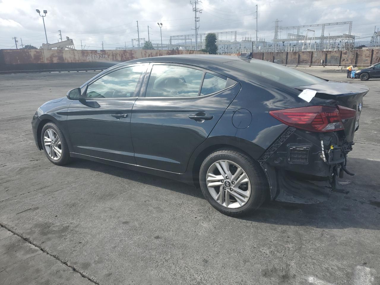 2019 HYUNDAI ELANTRA SE - Image 2