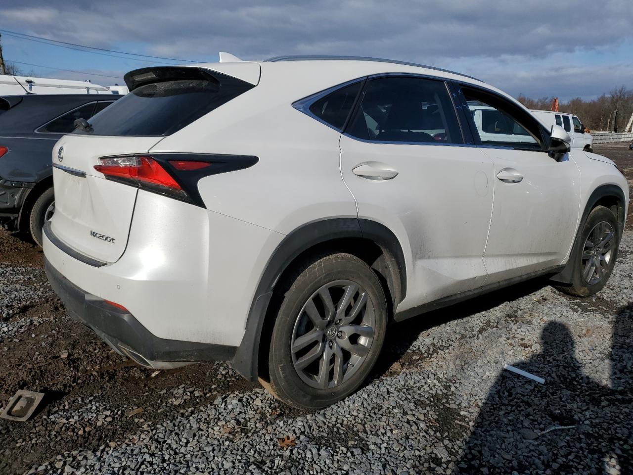 2015 LEXUS NX 200T - Фото 3