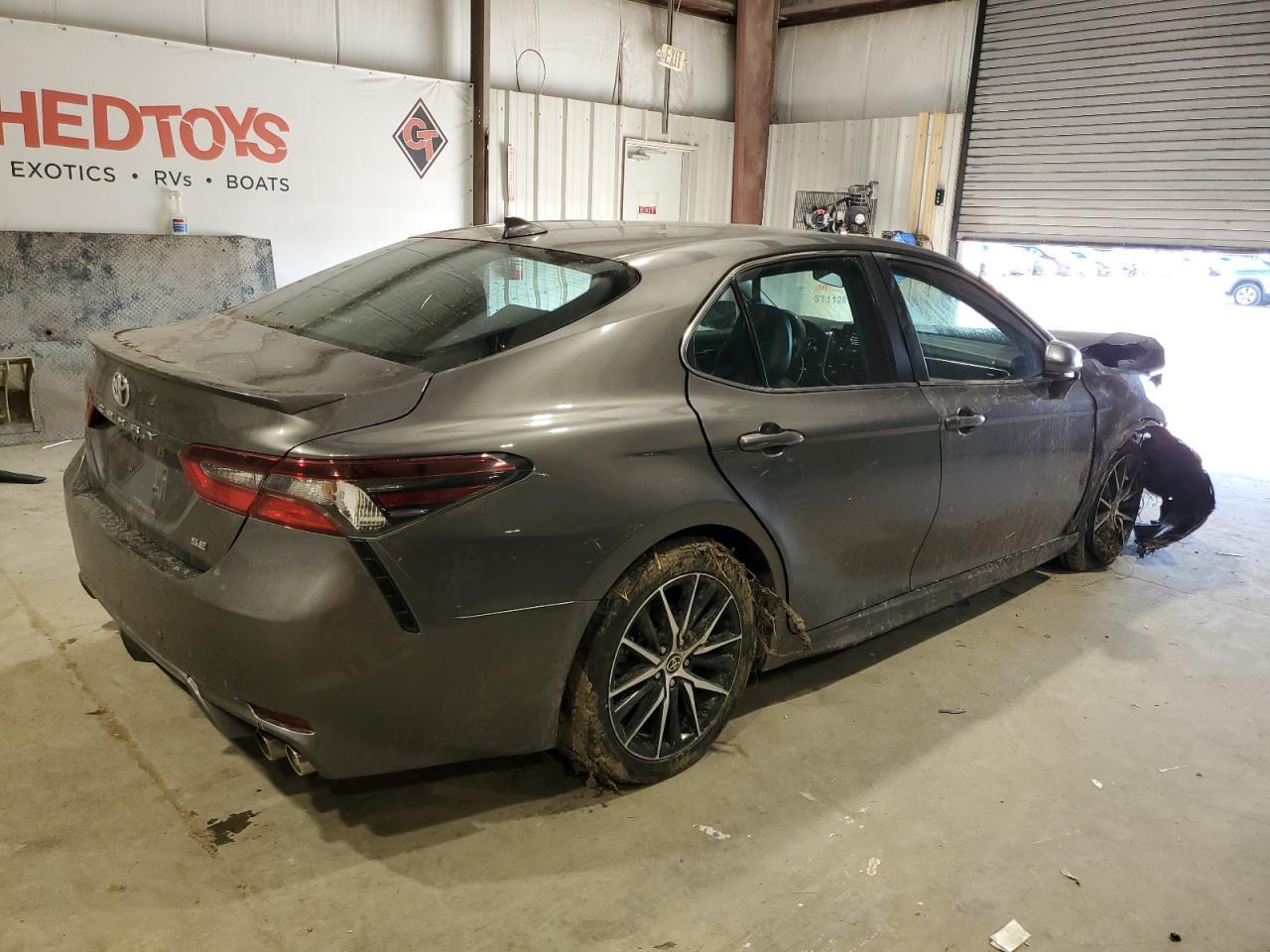 2021 TOYOTA CAMRY SE - Image 3
