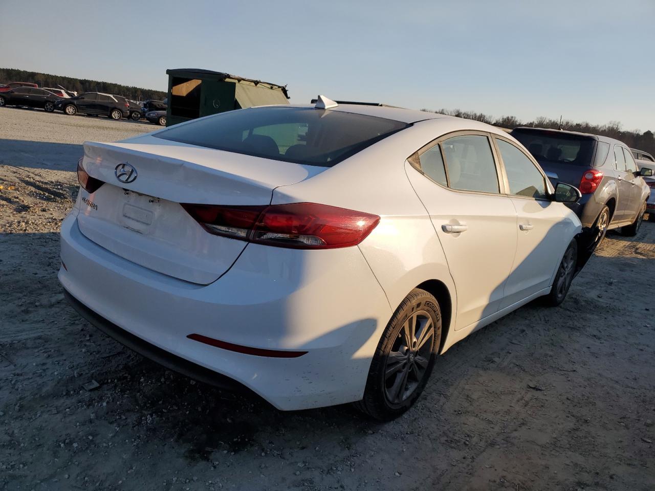 2017 HYUNDAI ELANTRA SE - Image 3