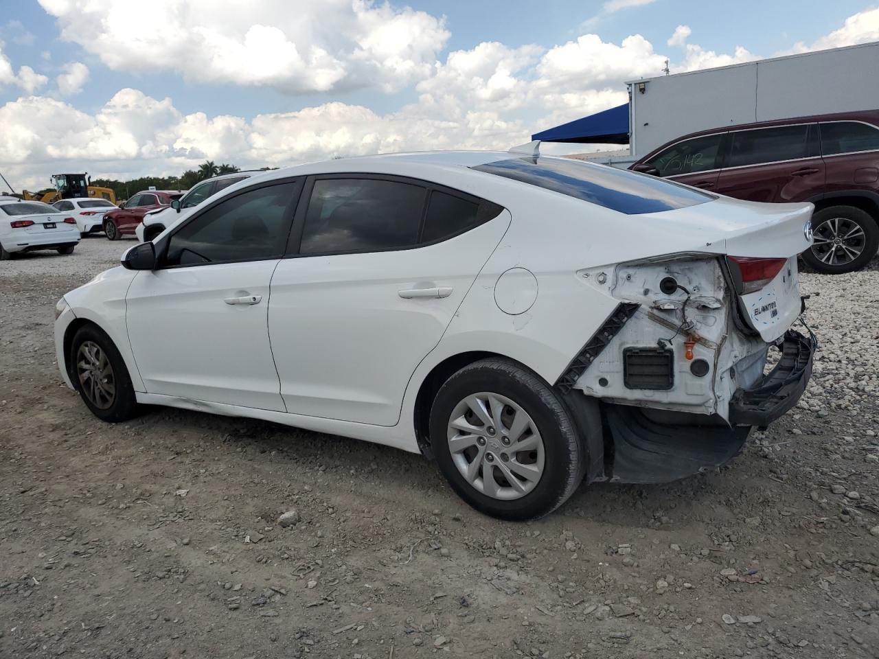 2017 HYUNDAI ELANTRA SE - Фото 2
