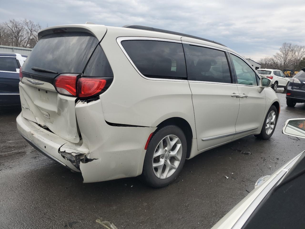 2017 CHRYSLER PACIFICA T - Image 3