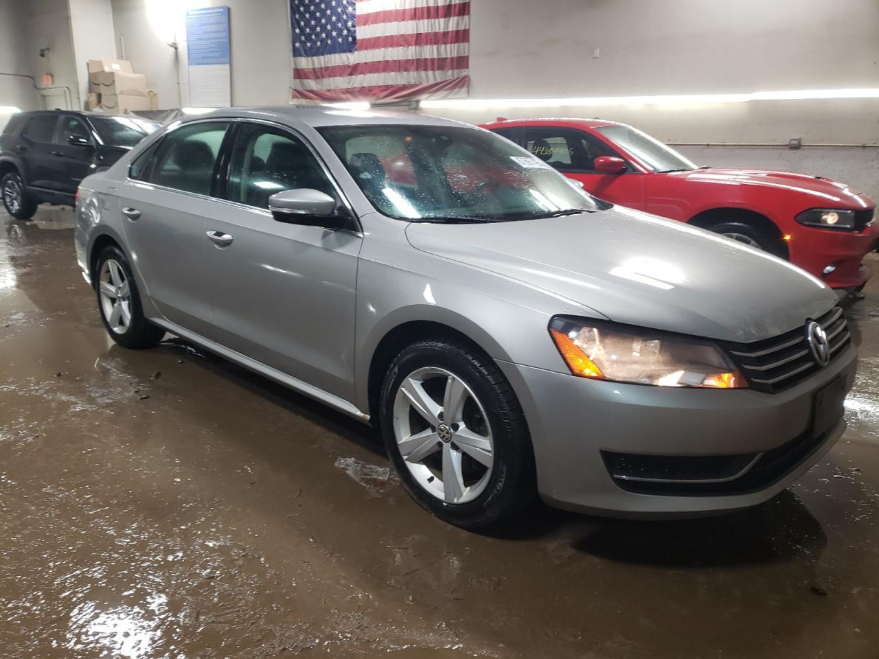 2014 VOLKSWAGEN PASSAT SE - Image 4