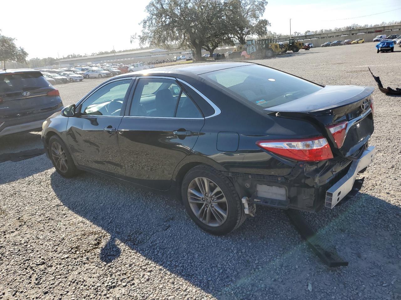 2016 TOYOTA CAMRY LE - Фото 2