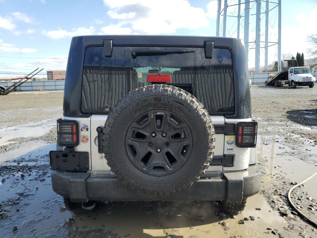 2012 JEEP WRANGLER U - Image 6