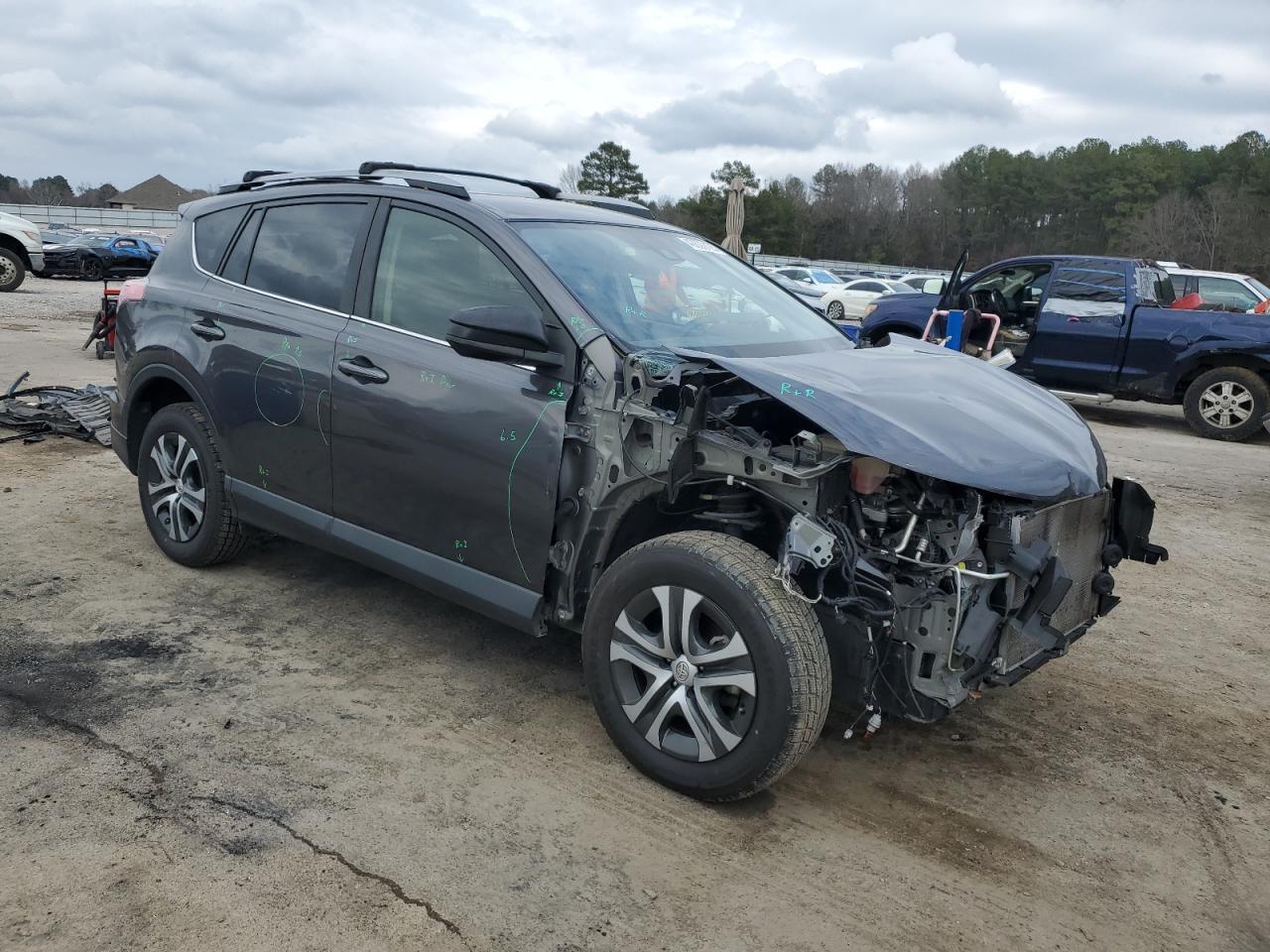 2018 TOYOTA RAV4 LE - Image 4