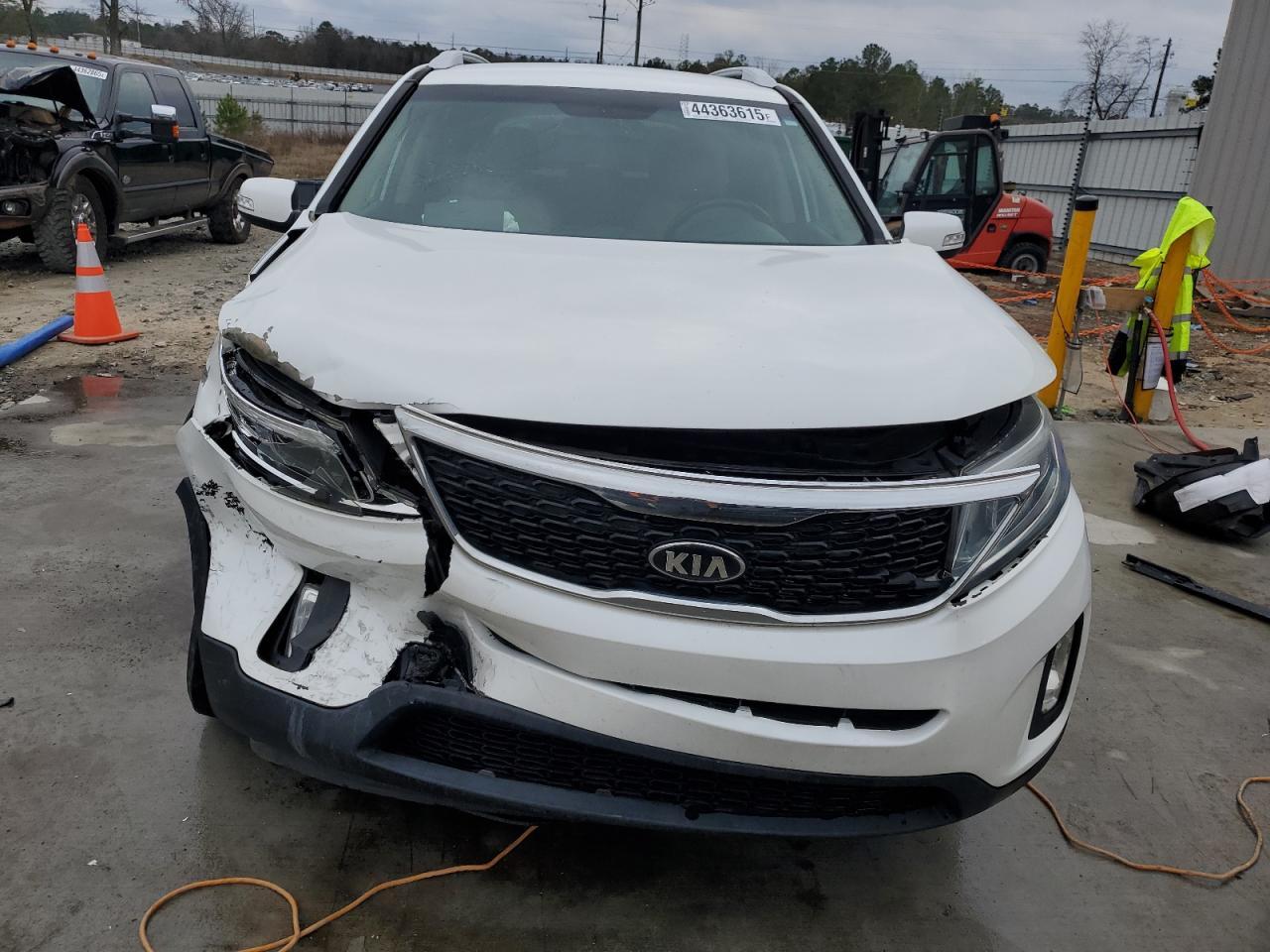 2015 KIA SORENTO LX - Image 5