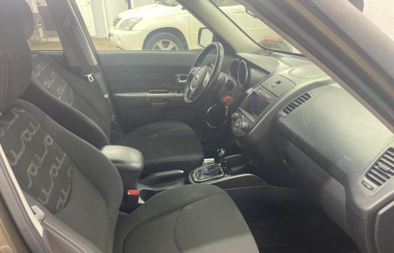 2013 KIA SOUL + - Image 5