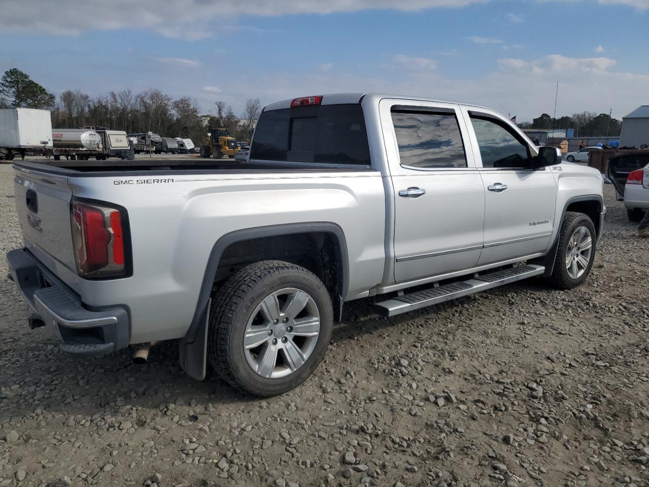 2016 GMC SIERRA K15 - Фото 3