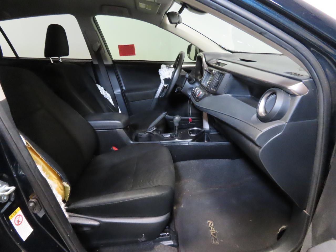 2017 TOYOTA RAV4 LE - Фото 5