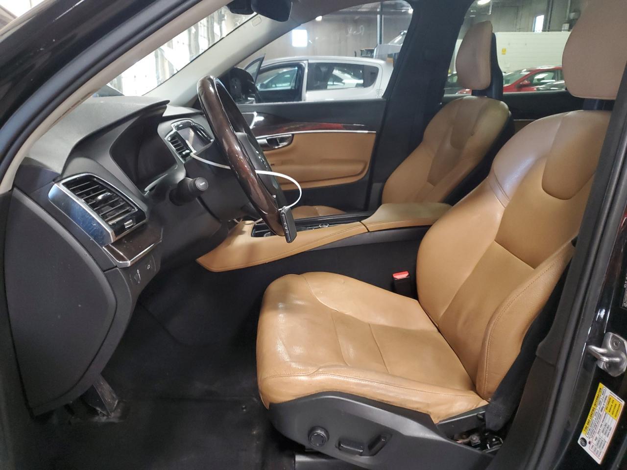 2016 VOLVO XC90 T6 - Фото 7