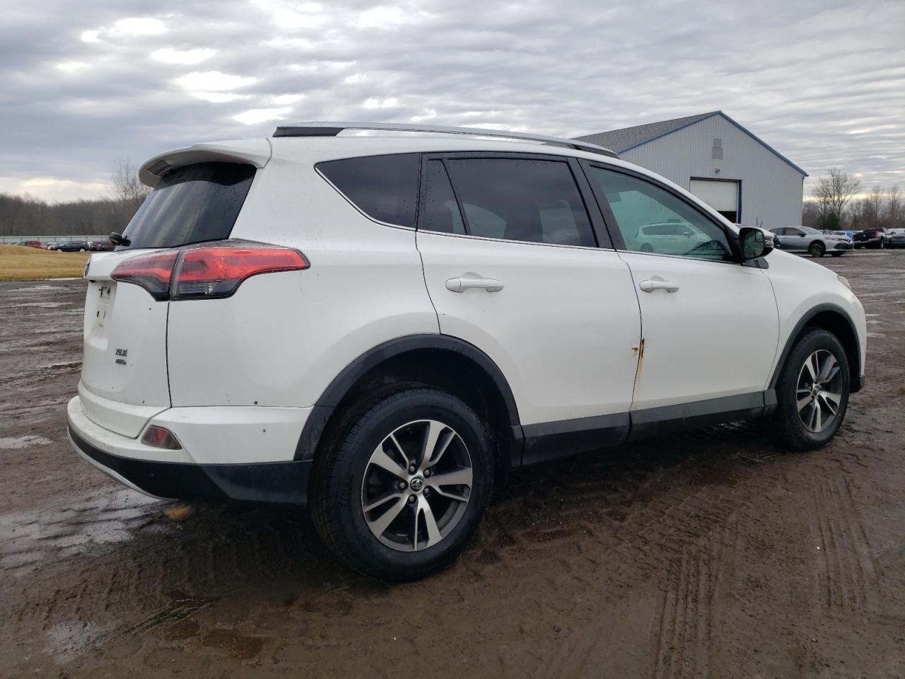 2016 TOYOTA RAV4 XLE - Image 3