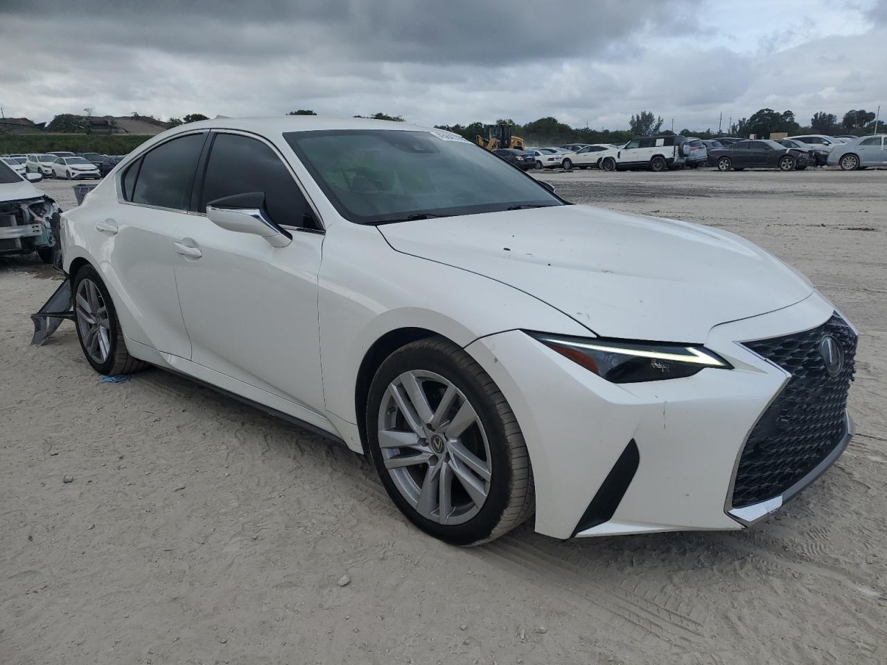 2021 LEXUS IS 300 - Фото 4