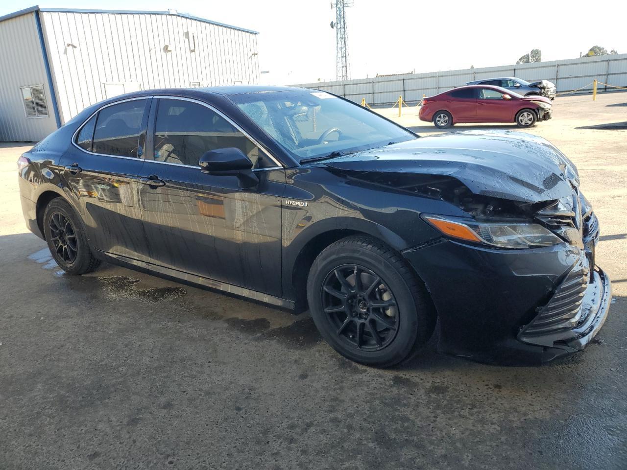 2018 TOYOTA CAMRY LE - Image 4