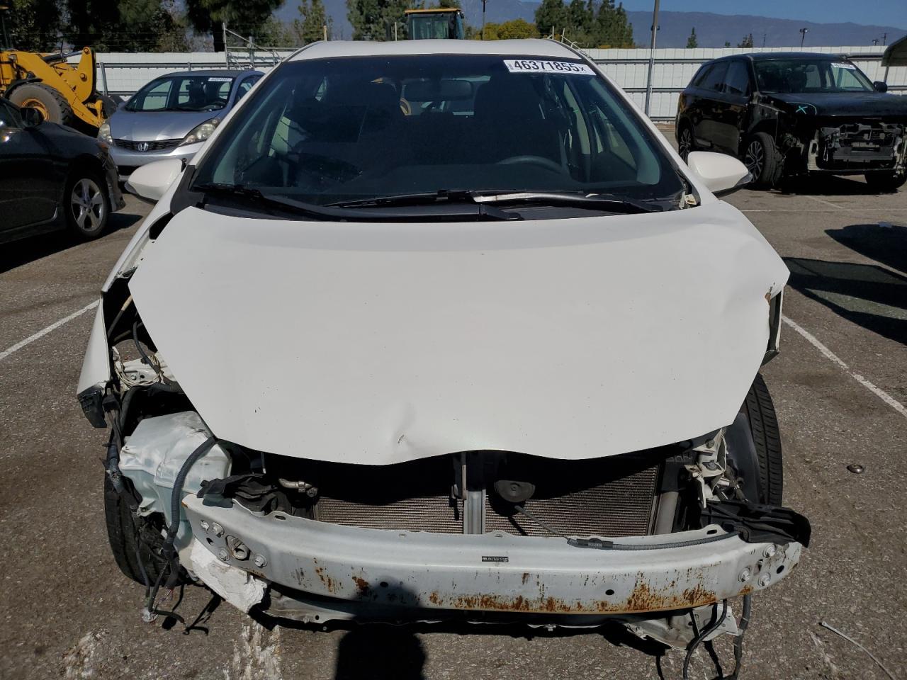 2015 TOYOTA PRIUS C - Image 5
