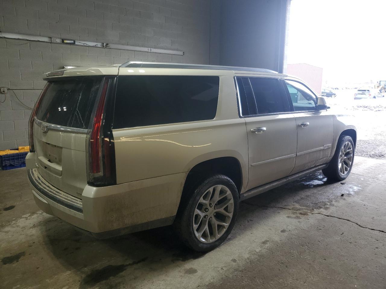 2017 CADILLAC ESCALADE E - Фото 3