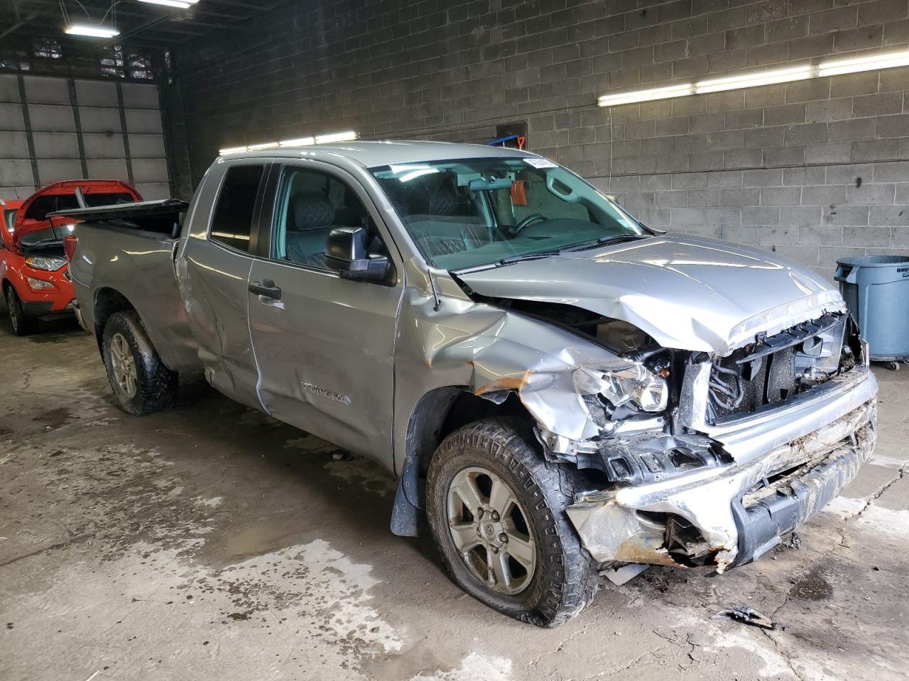 2011 TOYOTA TUNDRA DOU - Фото 4