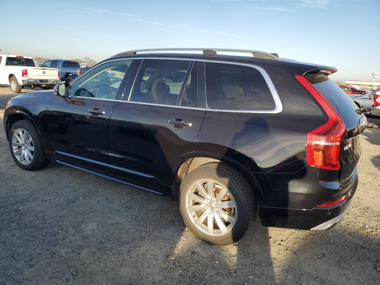 2016 VOLVO XC90 T6 - Фото 2