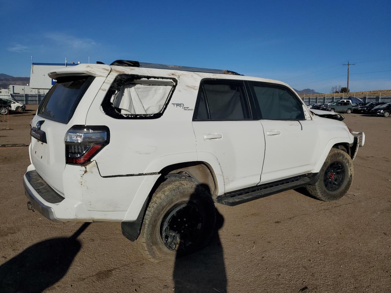 2017 TOYOTA 4RUNNER SR - Фото 3