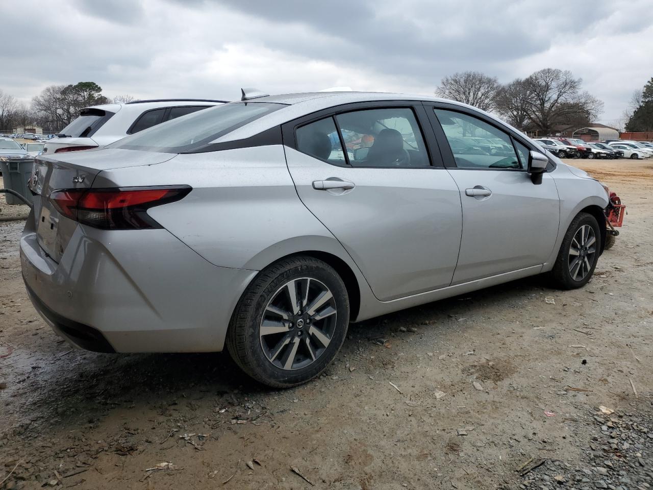 2021 NISSAN VERSA SV - Фото 3