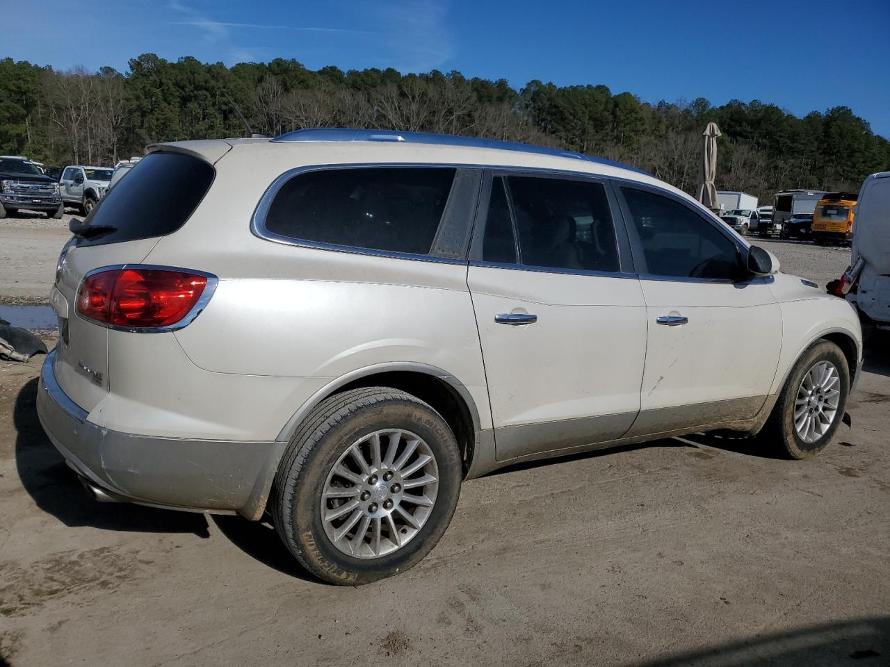 2011 BUICK ENCLAVE CX - Image 3