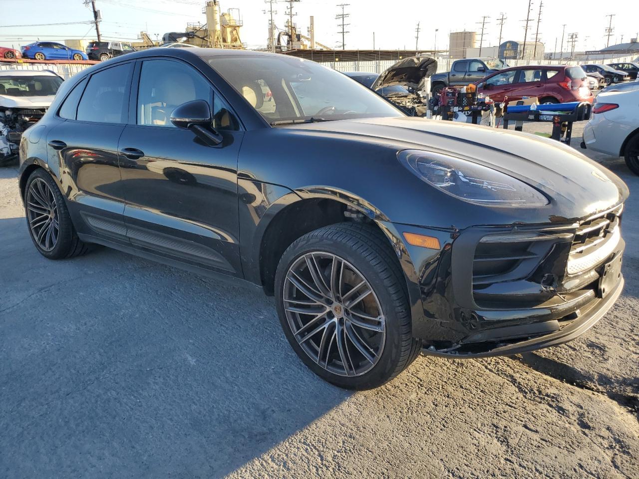 2023 PORSCHE MACAN BASE - Image 4