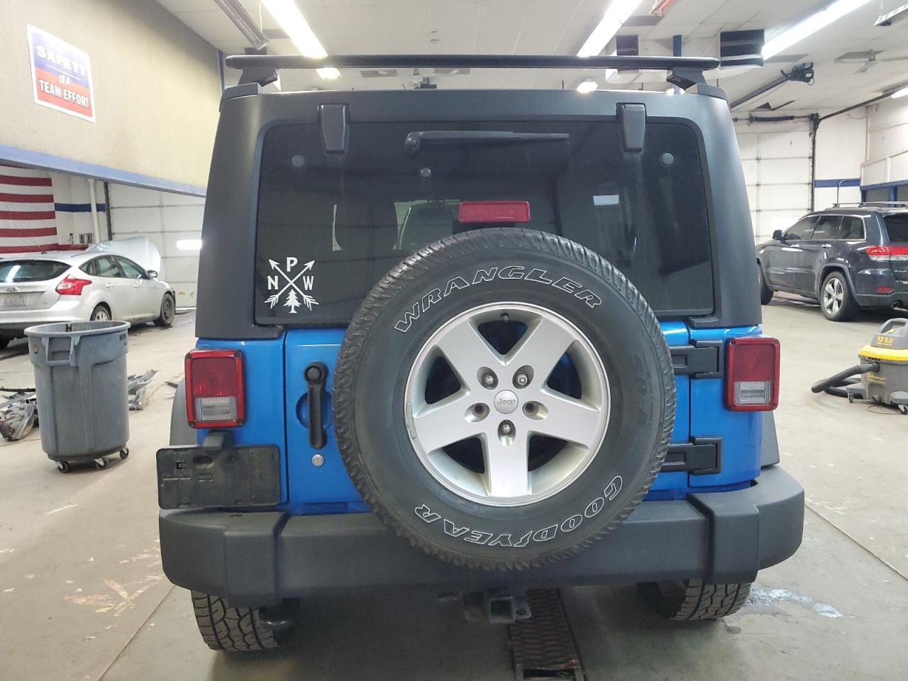 2015 JEEP WRANGLER U - Фото 6
