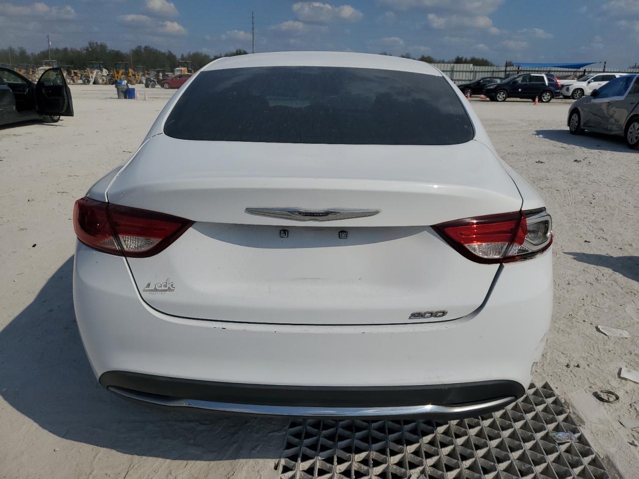 2015 CHRYSLER 200 LIMITE - Image 6