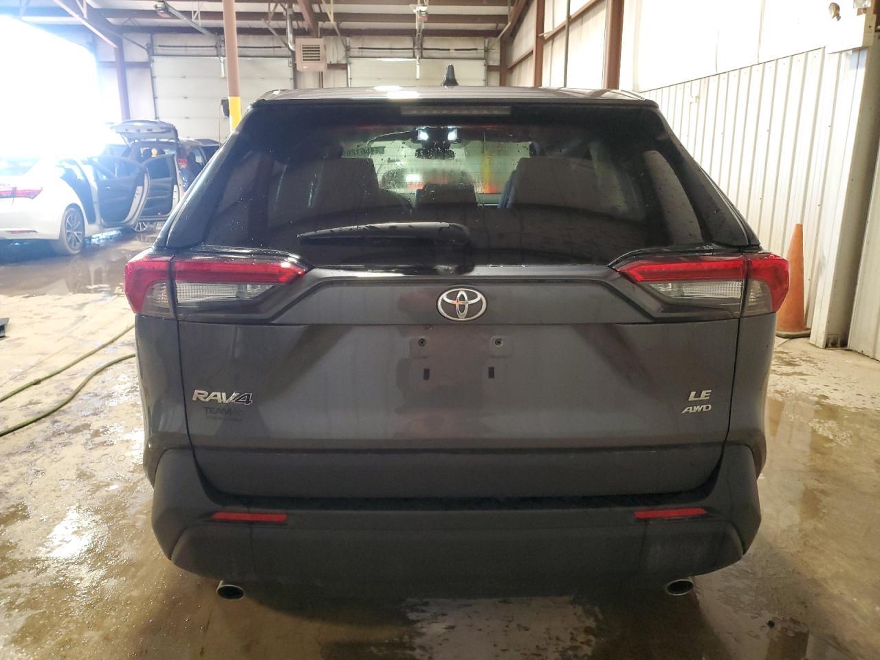 2023 TOYOTA RAV4 LE - Фото 6