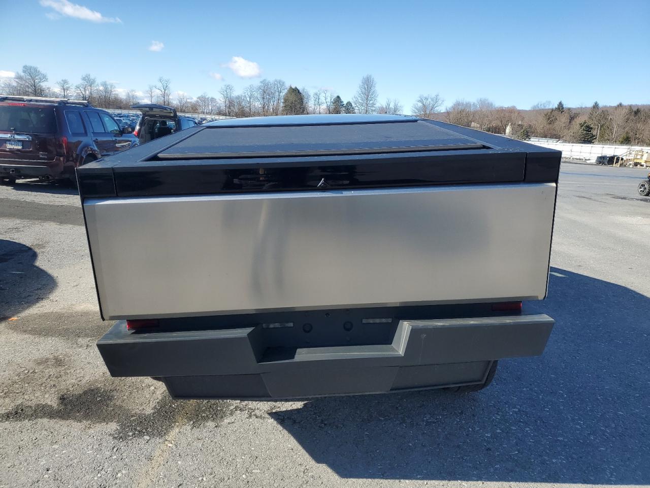 2024 TESLA CYBERTRUCK - Image 6