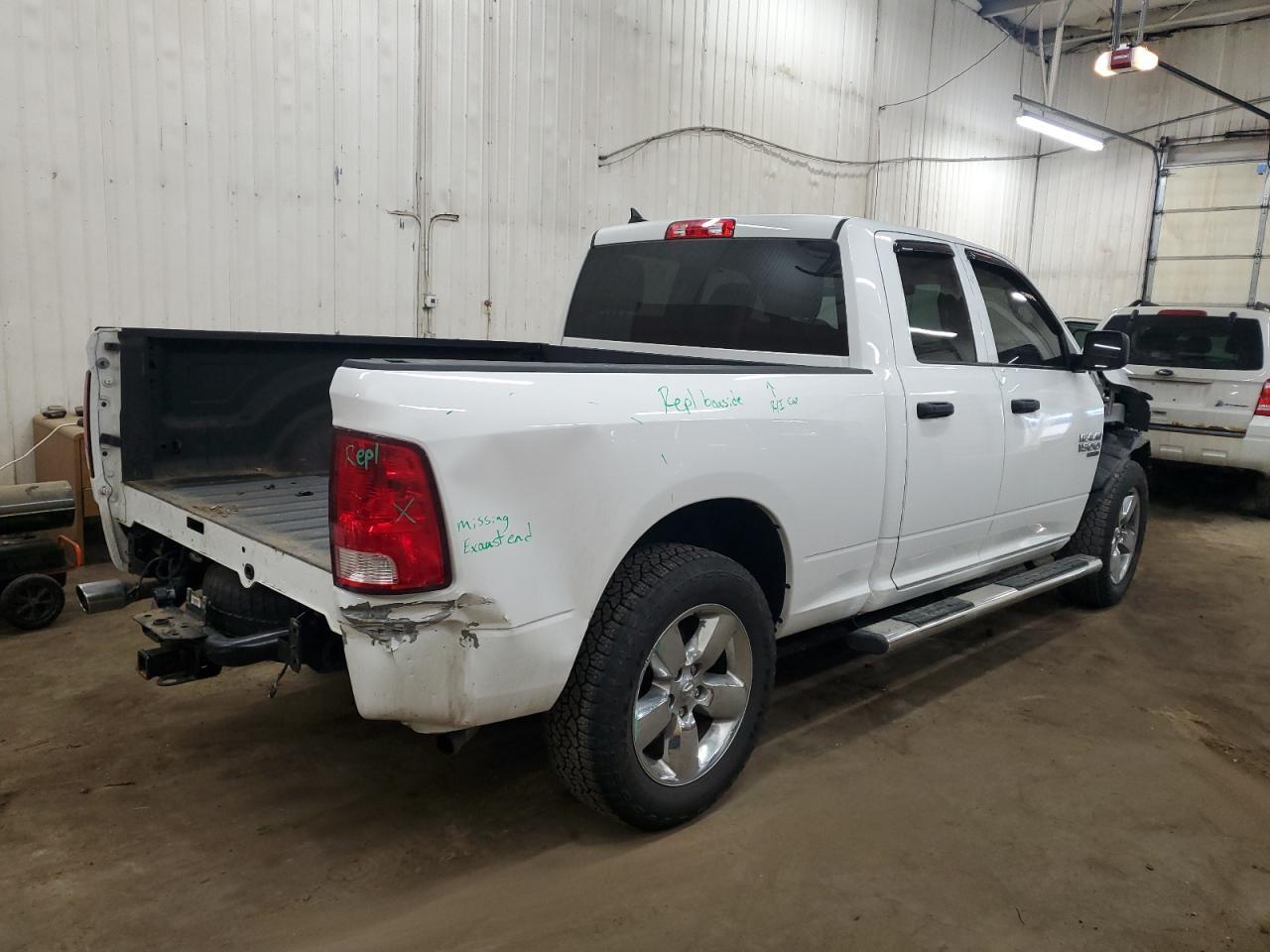 2019 RAM 1500 CLASS - Image 3