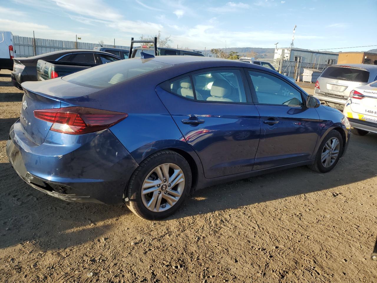 2019 HYUNDAI ELANTRA SE - Image 3
