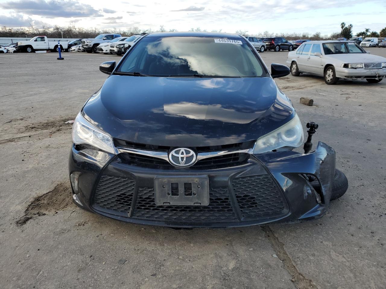 2015 TOYOTA CAMRY LE - Фото 5