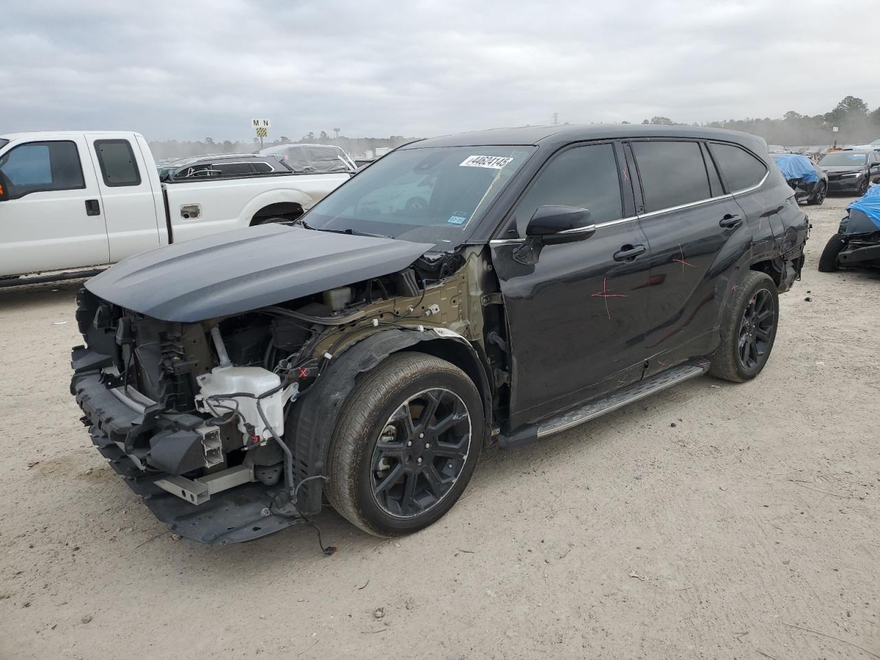 2024 TOYOTA HIGHLANDER