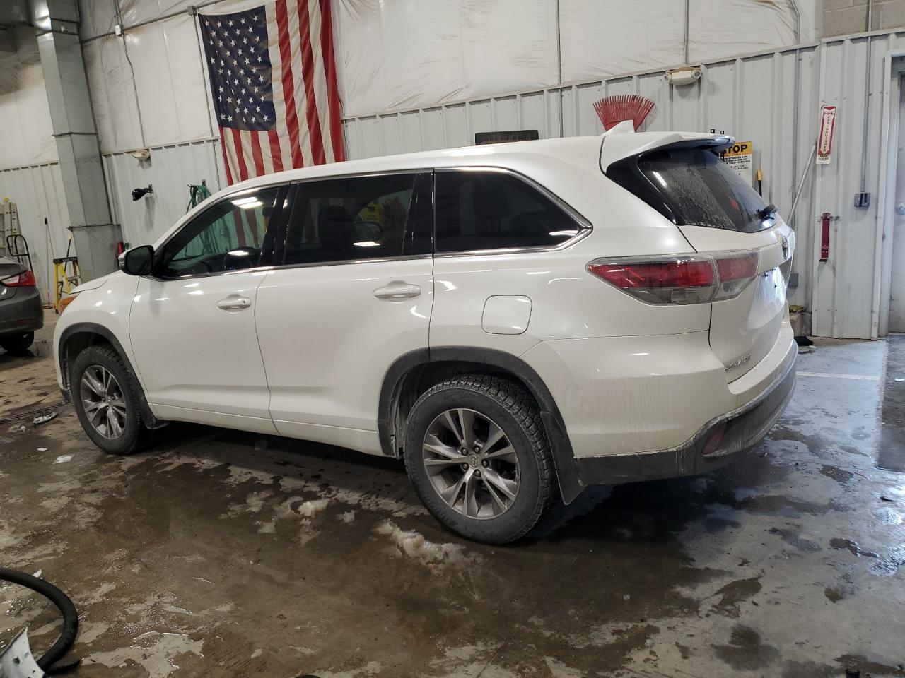 2015 TOYOTA HIGHLANDER - Фото 2
