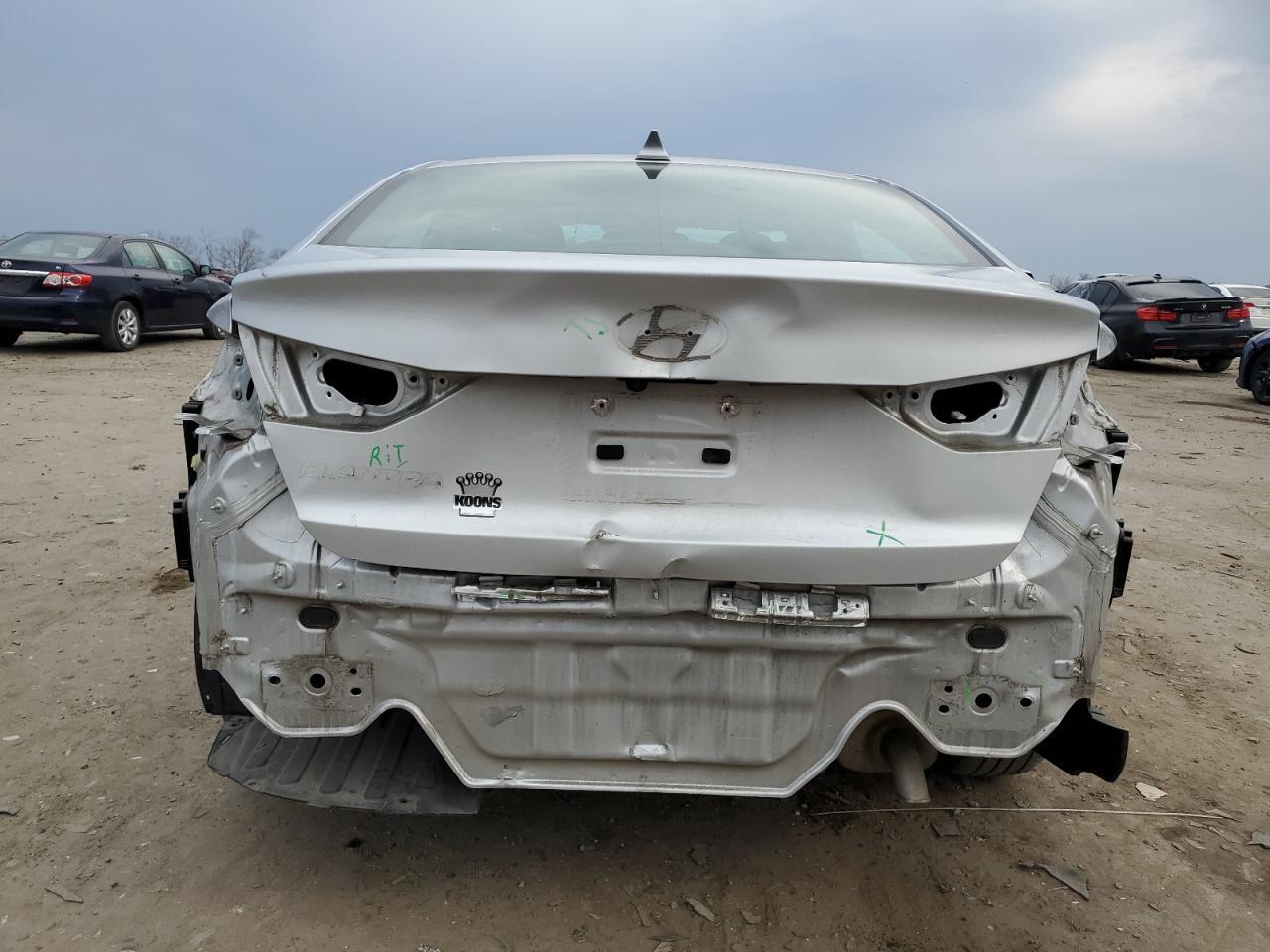 2018 HYUNDAI ELANTRA SE - Фото 6