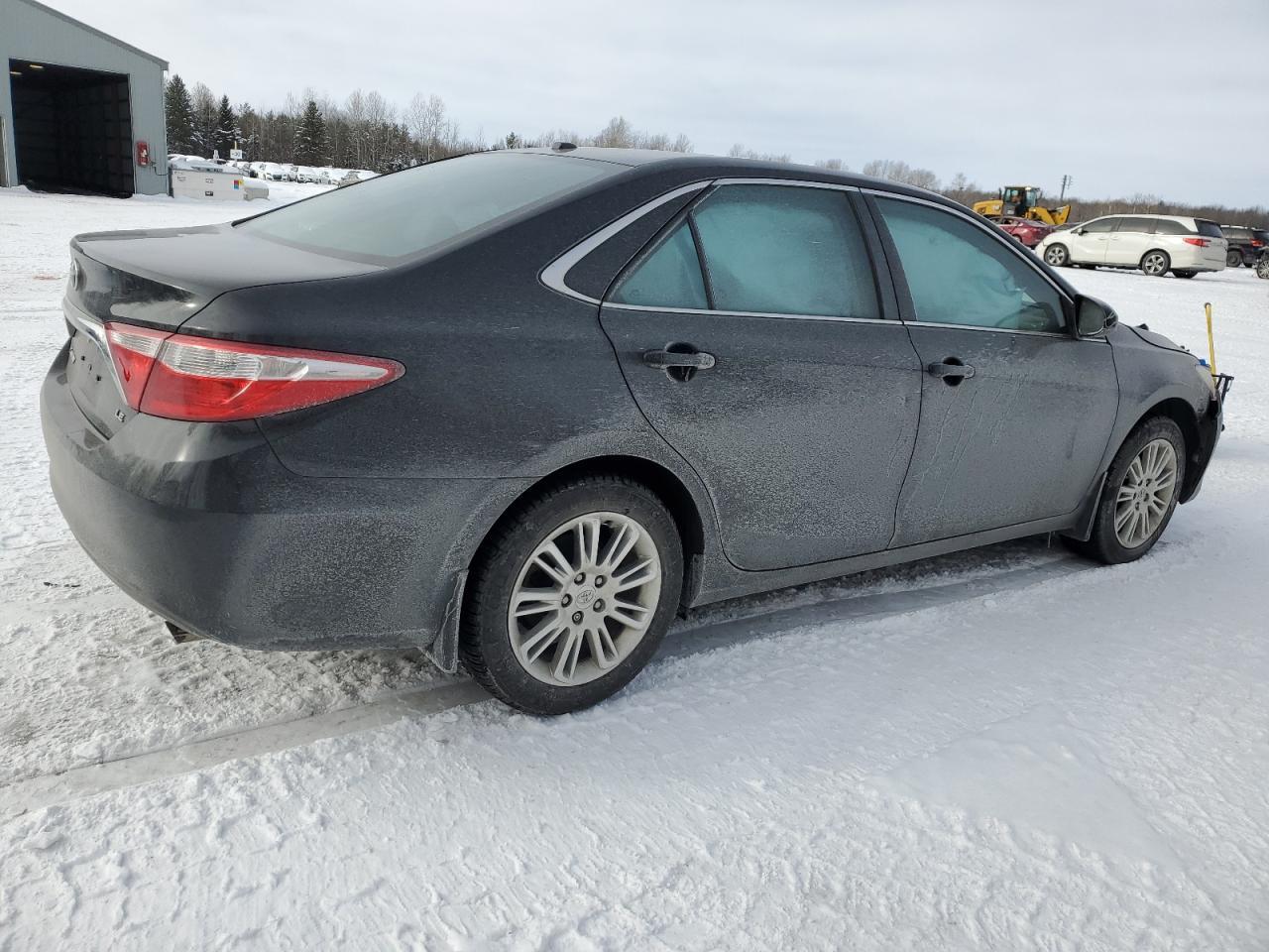 2015 TOYOTA CAMRY LE - Фото 3